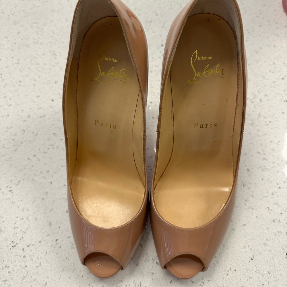 Christian Louboutin - Open Peep Toe Pump - Picture 4 of 6
